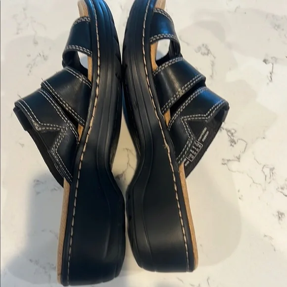Clarks Black Leather Slide Sandals - Picture 6 of 9